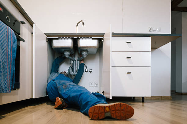 Professional Leak Detection technician working in Lake Villa, IL